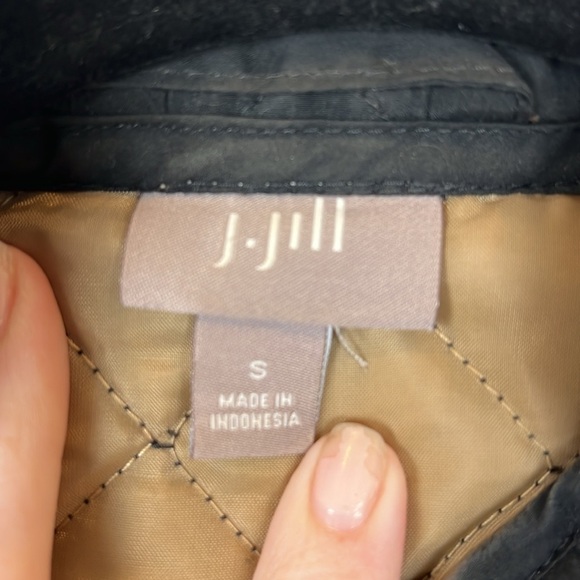 J. Jill Black Button Front Quilted Lightweight Vest with Pockets Size Small - Picture 7 of 8